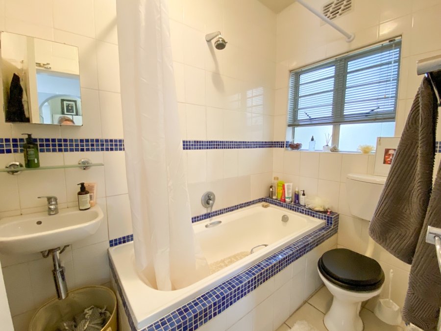 1 Bedroom Property for Sale in Oranjezicht Western Cape